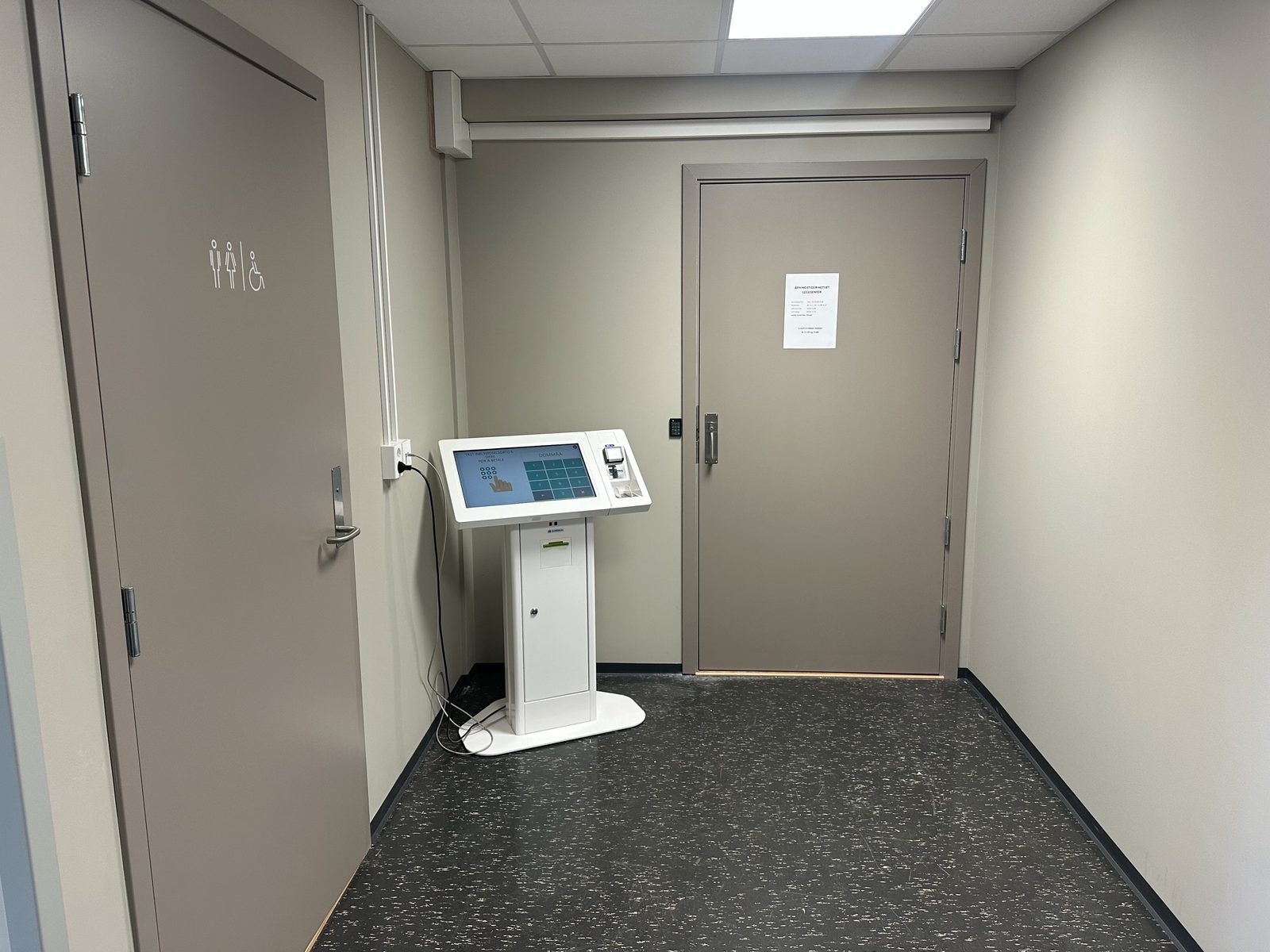 Innsjekk-automat i inngangspartiet hos Hotvet legesenter