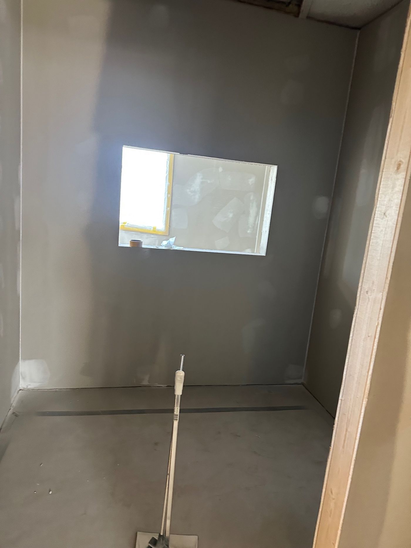 Resepsjonsluken som er ferdig bygget